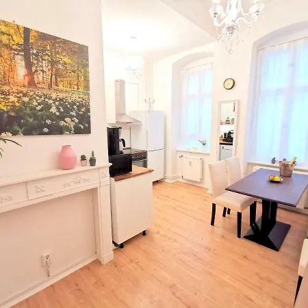 Kvh By Rockchair Apartments L Superhost Status L Boxspringbett Am Schloss Charlottenburg Welcomes You! Berlin Extérieur photo