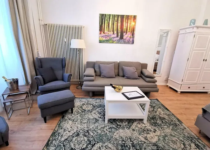 Kvh By Rockchair Apartments L Superhost Status L Boxspringbett Am Schloss Charlottenburg Welcomes You!