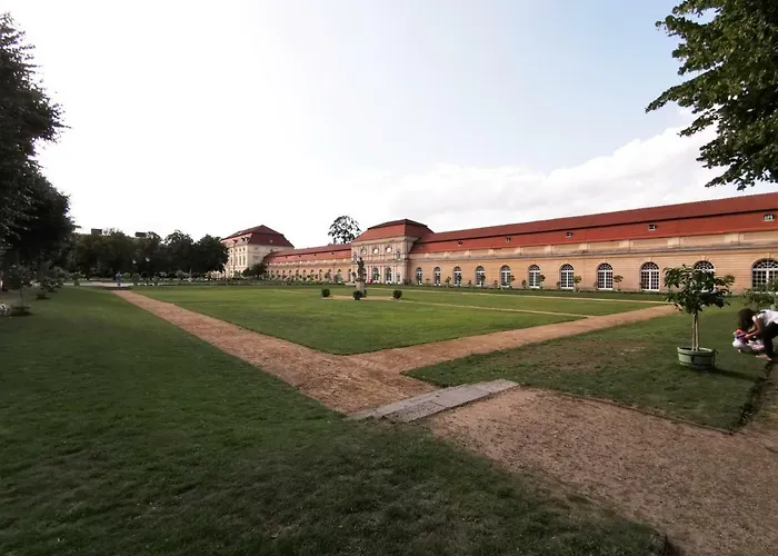 Kvh By Rockchair Apartments L Superhost Status L Boxspringbett Am Schloss Charlottenburg Welcomes You!