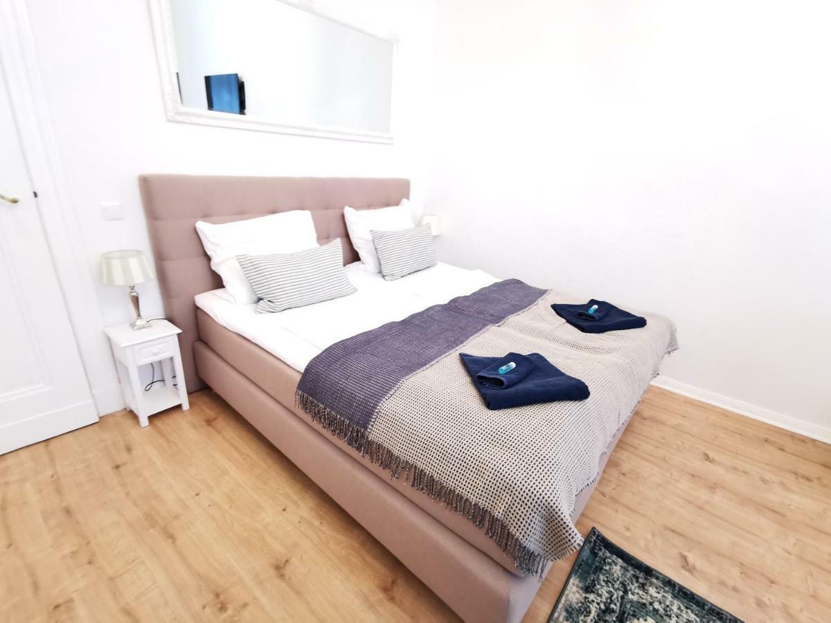 Appartement Kvh By Rockchair L Superhost Status L Boxspringbett Am Schloss Charlottenburg Welcomes You!